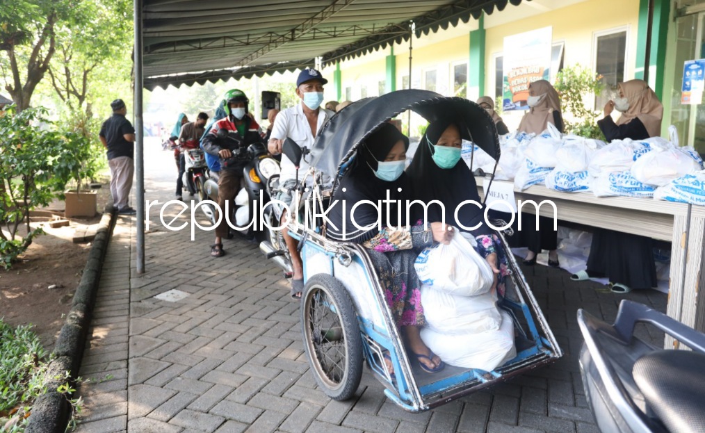 Yayasan Al Muslim Bagikan 1.318 Paket Sembako untuk Kaum Dhuafa dan Yatim Piatu