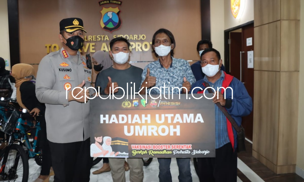 Hadiah Umroh dan 10 Sepeda MTB Gebyar Vaksinasi Ramadhan Polresta Sidoarjo Diserahkan ke Pemenang