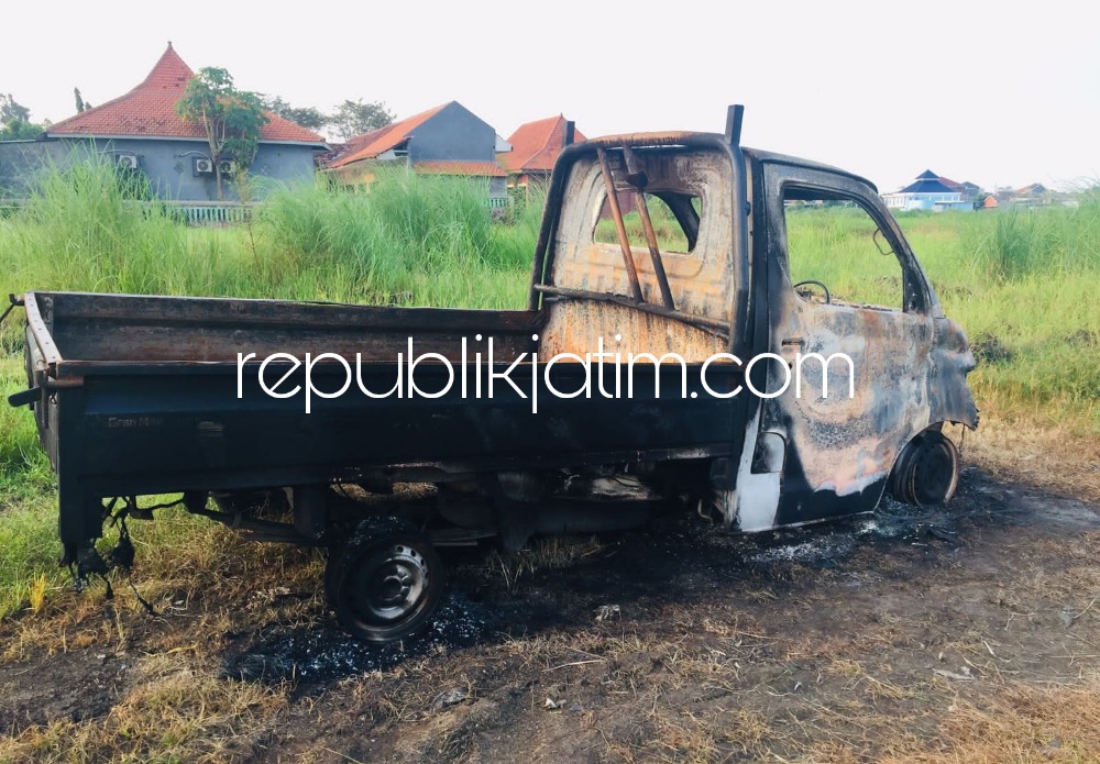 Mobil Pikup Dibakar, 3 Orang Kawanan Diduga Pencuri Spesialis Onderdil Alat Berat Dihajar Warga Sarirogo