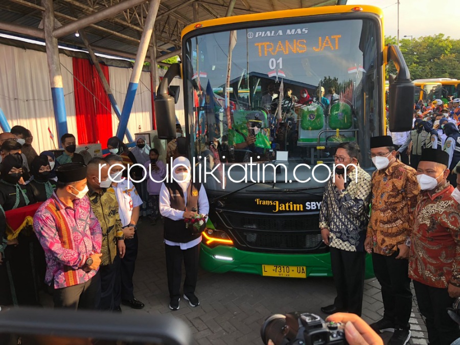 Gubernur Jatim Launching Bus Trans Jatim di Sidoarjo dengan Harga Tiket Pelajar Rp 2.500 dan Umum Rp 5.000