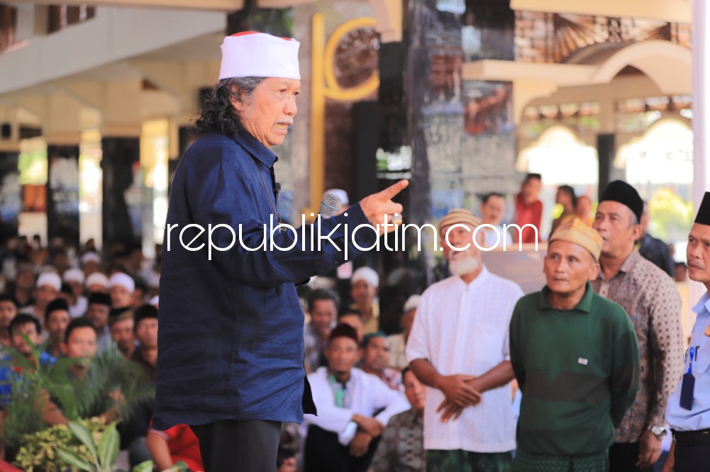 Orasi di Lapas Porong, Cak Nun Ajak WBP Bergembira, Bersyukur dan Memperbaiki Diri