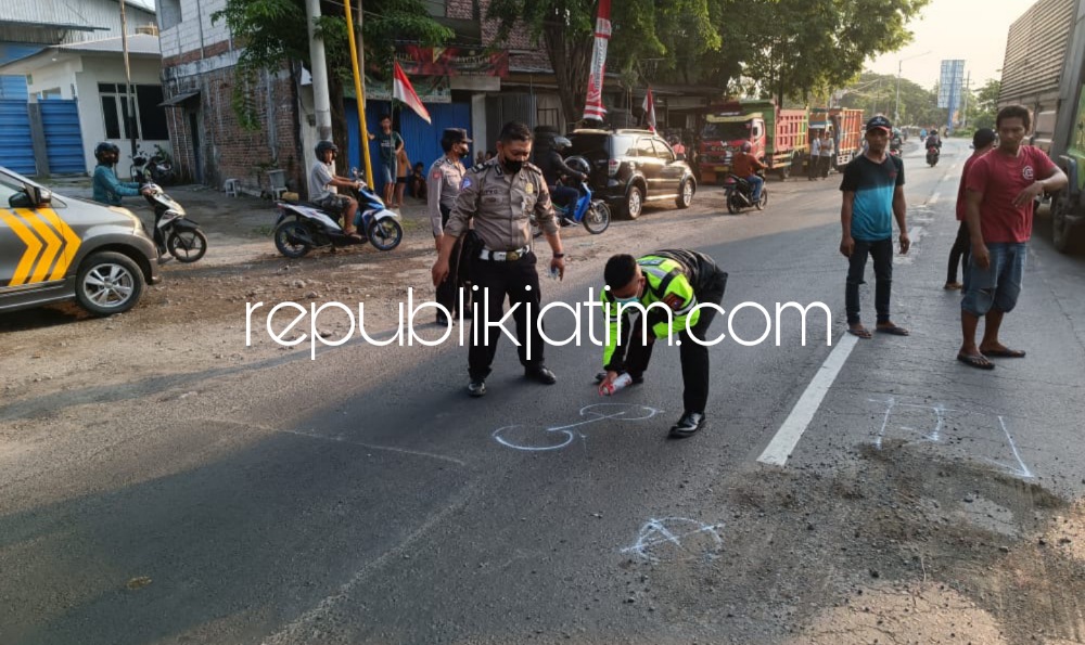 Mendahului Truk Ngerem Mendadak, Seorang Pengendara Motor Tewas Terlindas Truk di JL Raya Lingkar Timur Sidoarjo