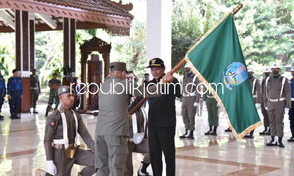 Hari Jadi ke 77, Bendera Patakan Lambang Provinsi Jawa Timur Tiba di Sidoarjo