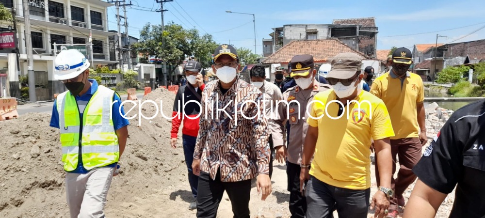 Gus Muhdlor Tinjau Proyek Flyover Krian, Dishub Sidoarjo Diminta Turun Lapangan Urai Kemacetan