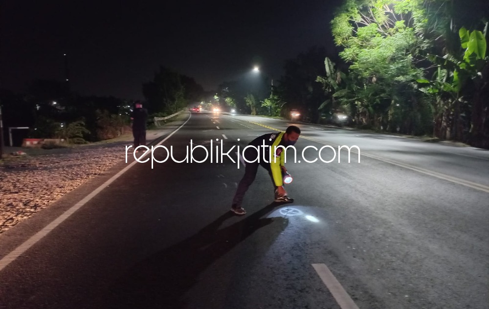 Pelajar Penambangan Kendarai Moge Tewas Tabrak Motor Nyeberang di JL Raya Surabaya - Mojokerto