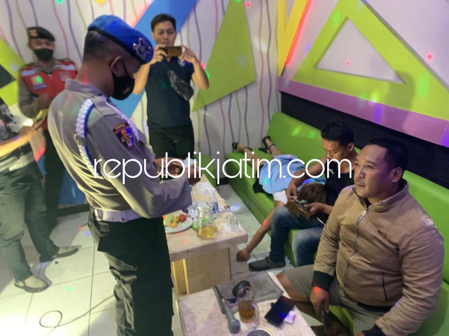 Jelang Haul PSHW, Polres Ponorogo Gelar Razia Miras di Sejumlah Kafe dan Karaoke