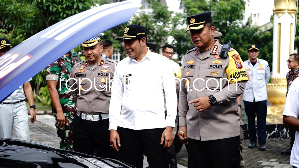 Wabup Sidoarjo Pimpin Apel Gelar Pasukan Operasi Lilin Semeru 2022 di Polresta Sidoarjo 