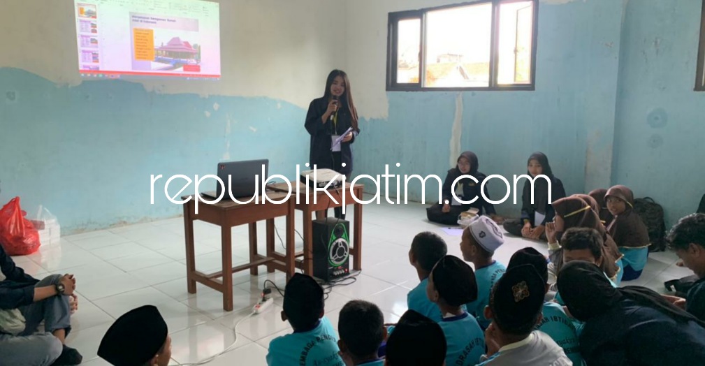 Tingkatkan Wawasan Keberagaman Budaya, Tim KKN Unipa Surabaya Sosialisasi Lewat Sinau Bareng di MI As Syakira Keper