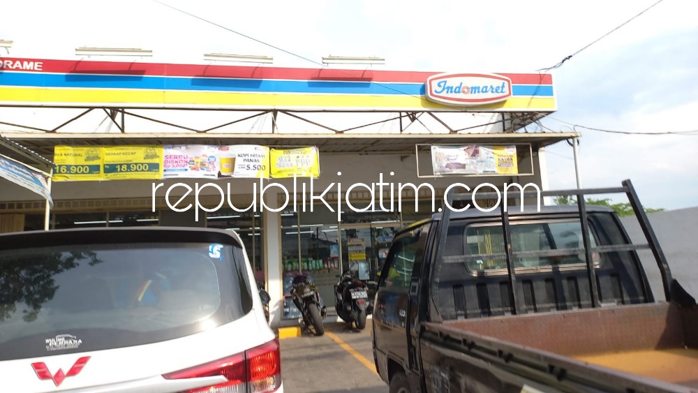 Pencuri Bersenpi Satroni Minimarket Sumorame Candi, Rampas Uang Jutaan Rupiah