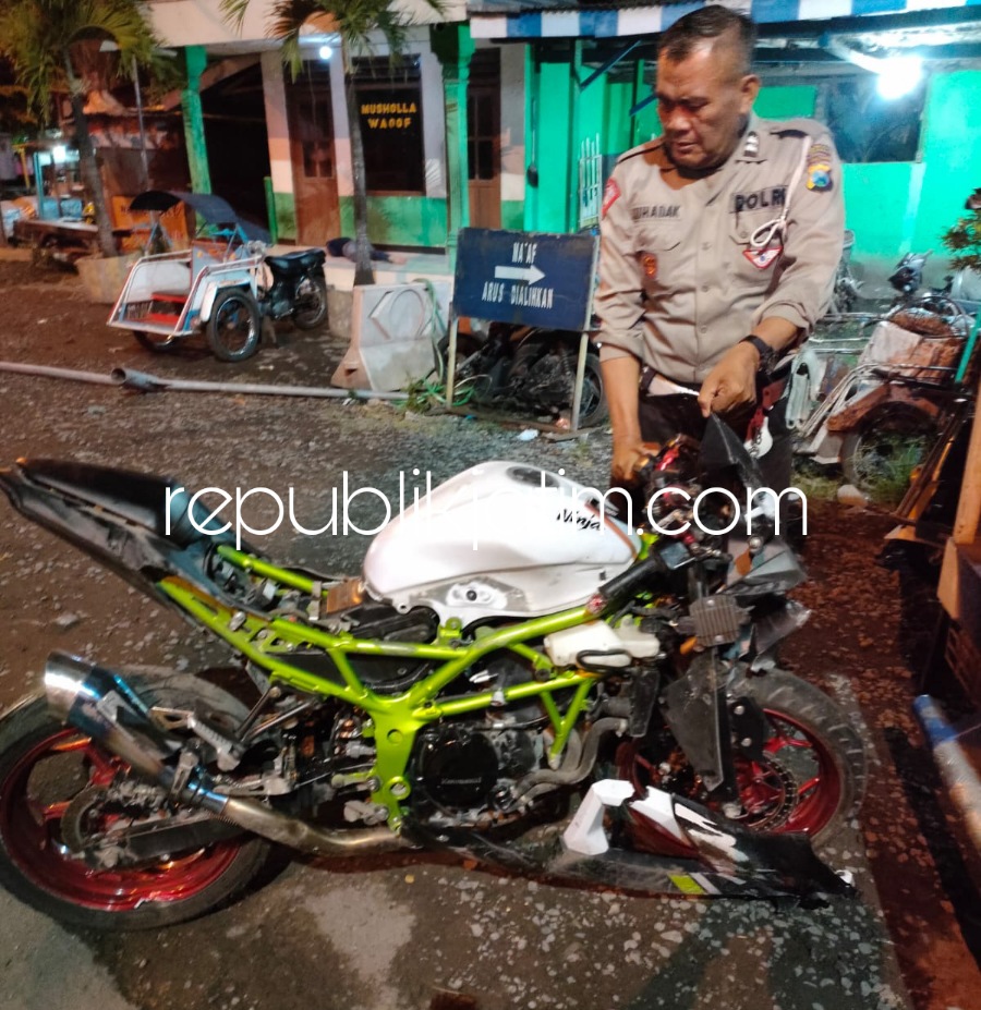 Diduga Kelelahan, Pemotor Kawasaki Ninja Melaju Kencang Tewas di Bypass Krian 