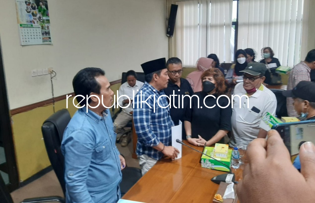 Desak Pengembalian Uang Pembayaran, Puluhan Korban PT Sipoa Grup Ngadu ke Dewan Sidoarjo