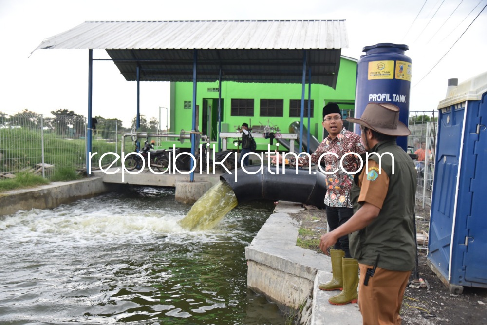 Atasi Langganan Banjir 4 Desa di Tanggulangin, Gus Muhdlor Tambah 10 Pompa Air Portable Dioperasikan 24 Jam 