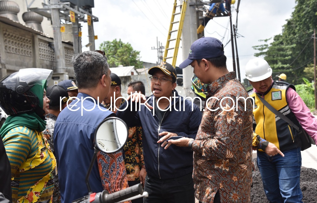 Sidak Proyek Frontage Road Ruas Deltasari - Lingkar Timur, Bupati Sidoarjo Targetkan Selesai Maret 2023