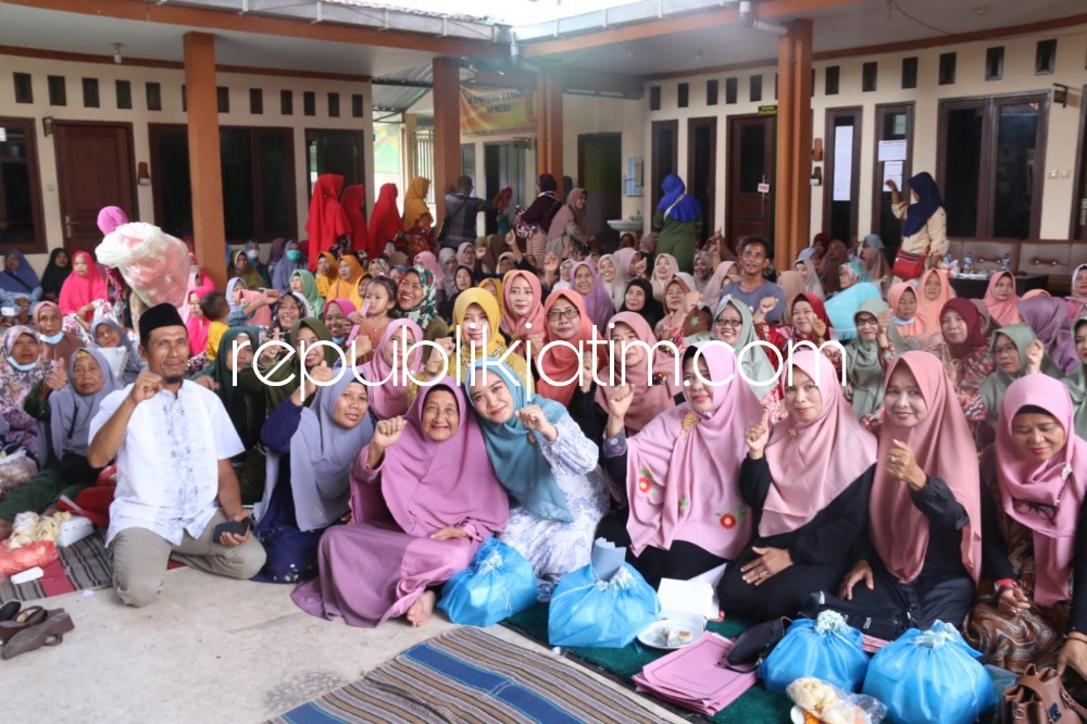 Hadiri Pengajian Rutin di Waung Krembung, Ning Sasha Berbaur dengan Ratusan Jamaah