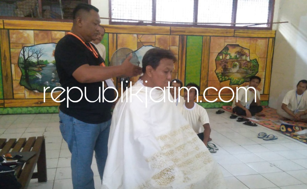 Warga Binaan Lapas Surabaya di Porong Dibekali Ilmu Pengelolaan Bisnis Barbershop