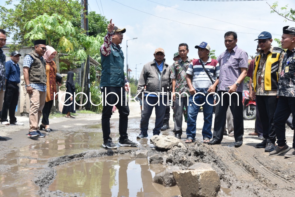 Sidak Jalan Tarik - Mliriprowo Rusak Berlubang Besar, Bupati Sidoarjo Pastikan Bakal Dibeton Tahun 2023 Ini