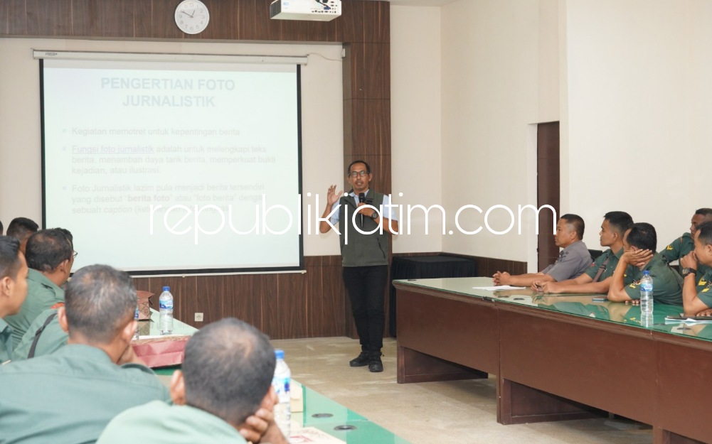 Korem 084/Bhaskara Jaya Gandeng PWI Sidoarjo Beri Pelatihan Jurnalistik Bagi Pendim dan Penrem