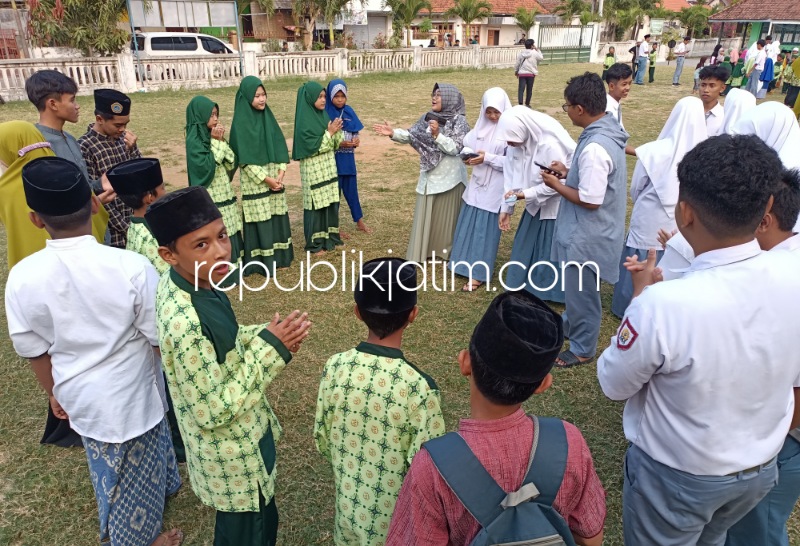 Gelar Dakwah dan Pengenalan Sehari Semalam, Guru dan Siswa Smamda Sidoarjo Bantu 3 Ekor Sapi di Sawohan Buduran