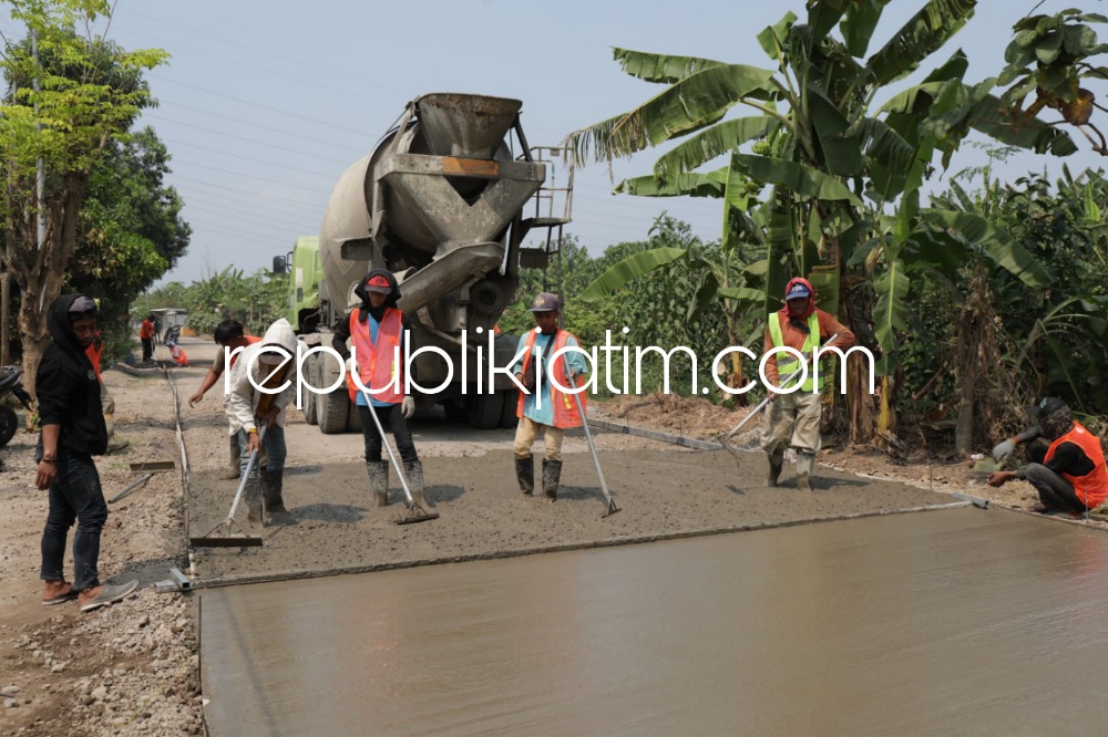 Proyek Betonisasi Ruas Jalan Tarik - Mliriprowo Sidoarjo Mulai Dikerjakan, Gus Muhdlor Himbau Pengendara Lewat Jalur Alternatif