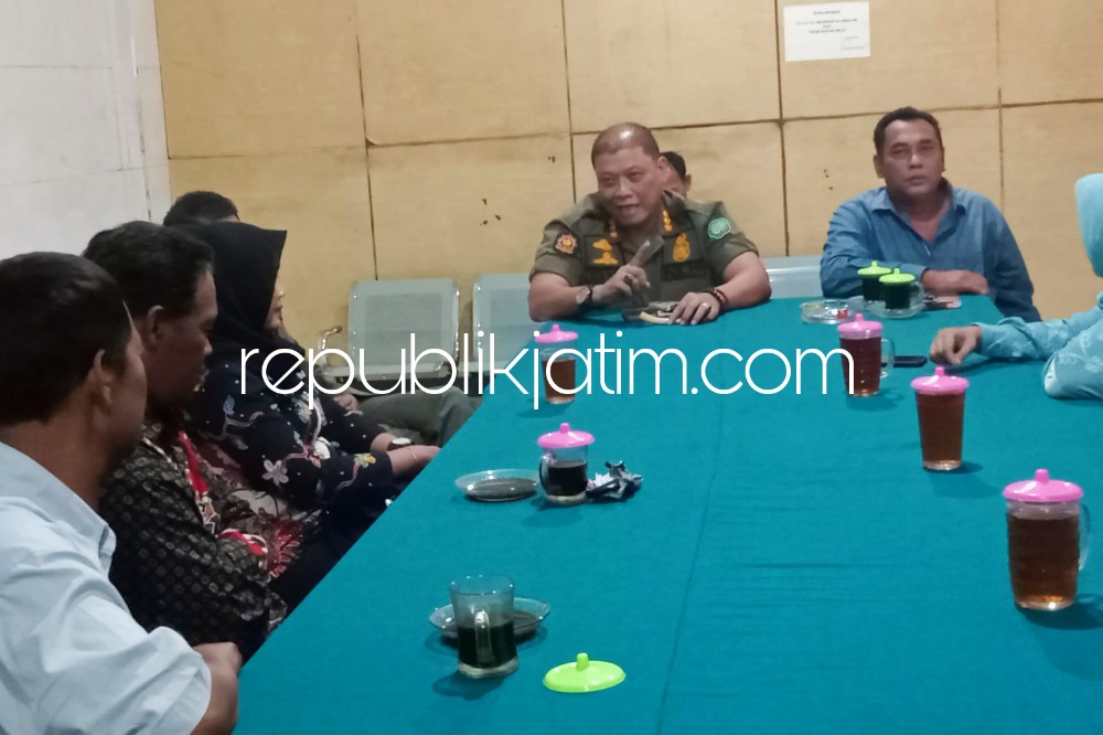 Eksekusi Dinilai Lamban, Pedagang Pasar Larangan Tagih Janji Penertiban Datangi Satpol PP Sidoarjo