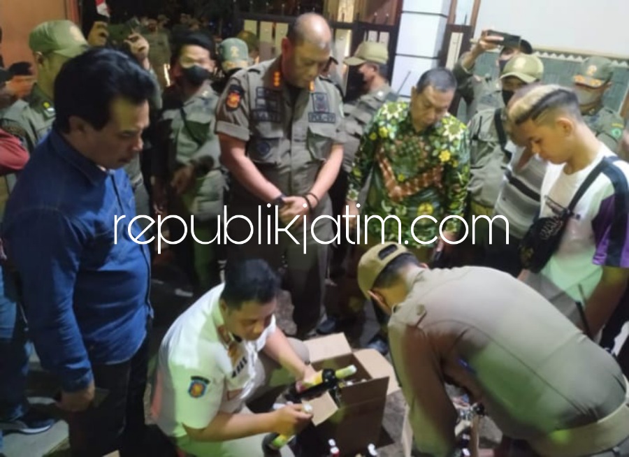 Sidak Kafe di Candi dan Porong, Satpol PP dan Dewan Sidoarjo Temukan Peredaran Miras Tanpa Izin