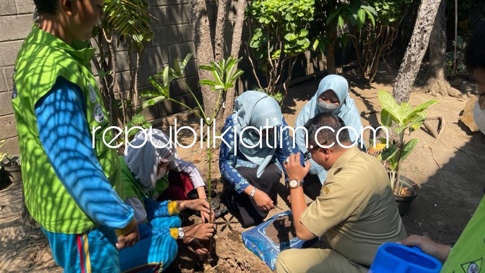 Tandatangani MoU dengan Dinas Kehutanan Jatim, SD Al Muslim Kampanyekan Konservasi Hutan Sejak Dini