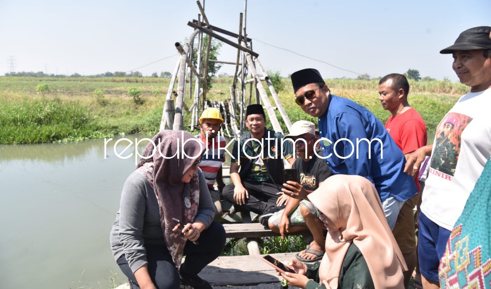 Hidupkan Lahan Pertanian Kering, Gus Muhdlor Segera Bangun Jembatan dan Talang Irigasi di Semambung Wonoayu