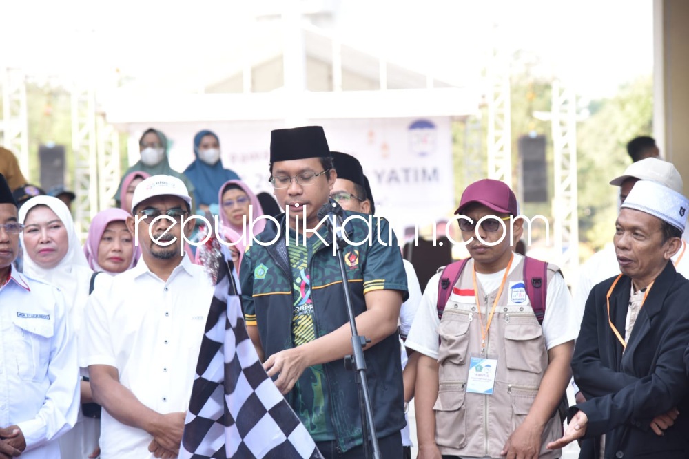 Pawai 1 Muharram, Gus Muhdlor Ajak Ribuan Anak Yatim Doakan Sidoarjo Berkah, Aman dan Sejahtera