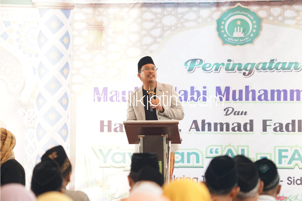 Hadiri Maulid Nabi Muhammad SAW dan Haul KH Ahmad Fadlil ke 21, Gus Muhdlor Ajak Warga Teladani Nabi