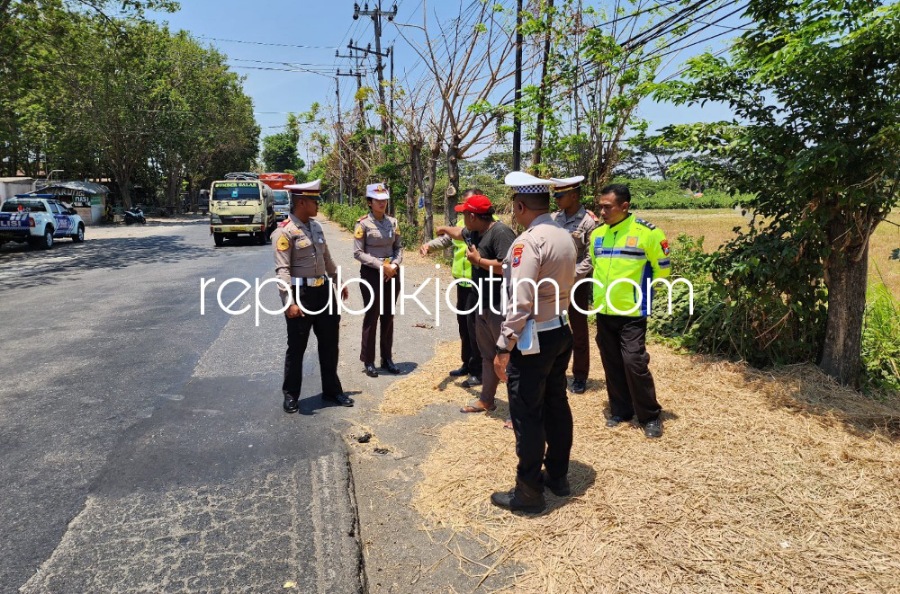 Honda Vario Tabrak Truk Box Parkir di Jalur Lingkar Timur Sidoarjo, Pengendara Motor Tewas