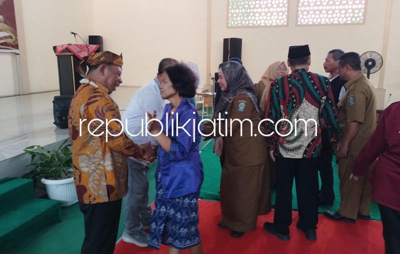 Selama 3,3 Tahun Sarat Prestasi, Pisah Sambut Kepala SMAN 4 Sidoarjo Diwarnai Isak Tangis Guru dan Komite