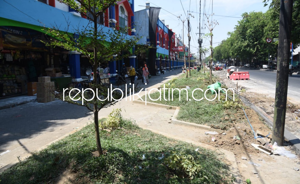 Direvitalisasi Gus Muhdlor, Pasar Larangan Sidoarjo Jadi Lebih Bersih Bagian Depan Dibuat Taman dan Parkir