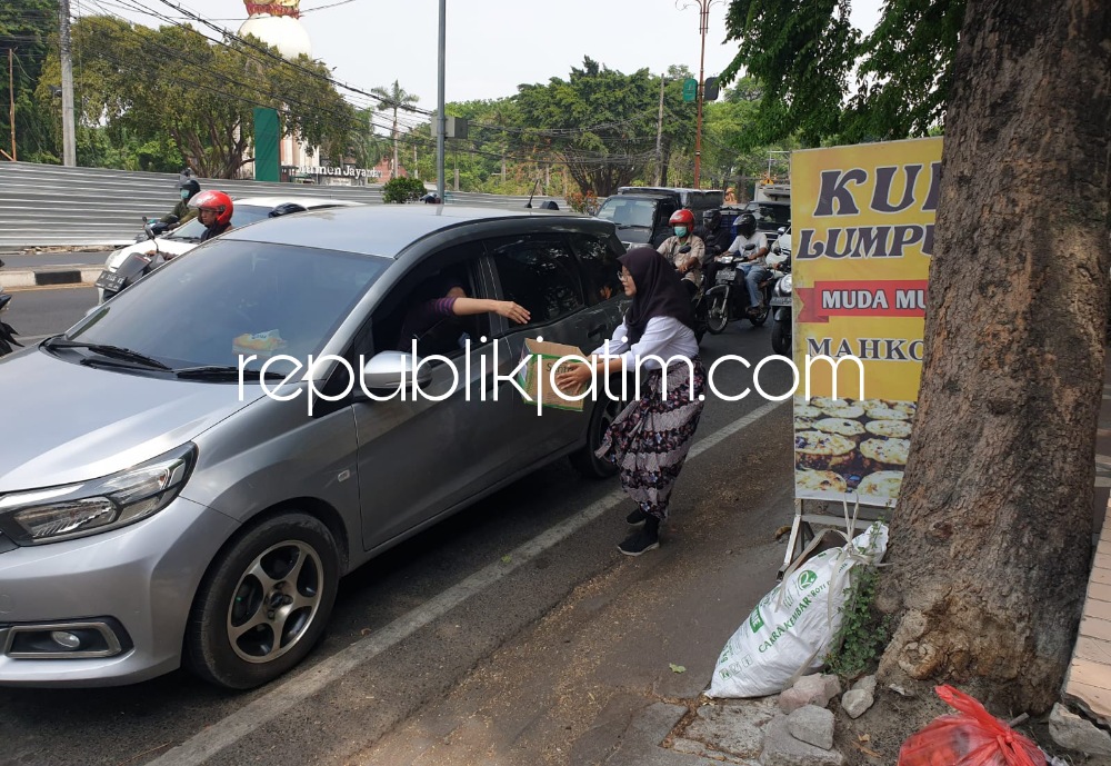 Peringati Hari Pahlawan, Siswa dan Siswi SMK Plus NU Sidoarjo Galang Dana untuk Korban Perang di Palestina