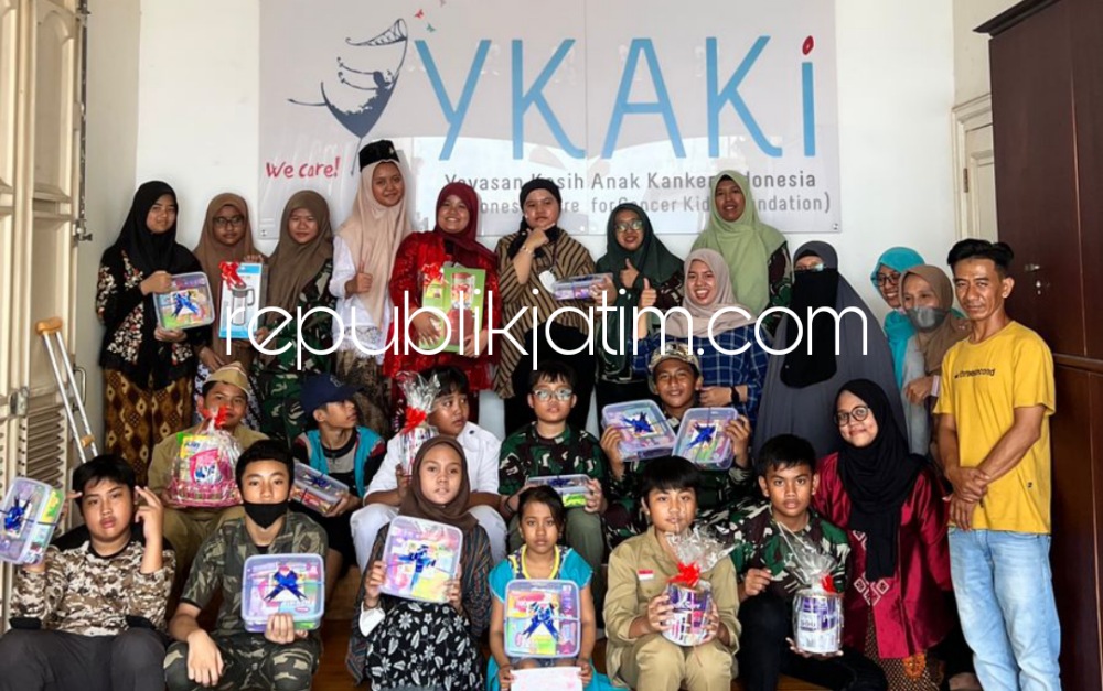 Siswa SMP Al Muslim Sidoarjo Perkuat Karakter dengan Berbagi Kasih Bersama Anak-Anak YKAKI Surabaya