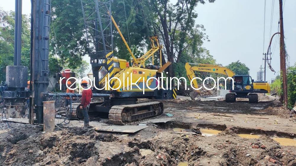 Proyek Frontage Road Ruas Perum Delta Sari Hingga Pabrik Paku Waru Capai 54 Persen