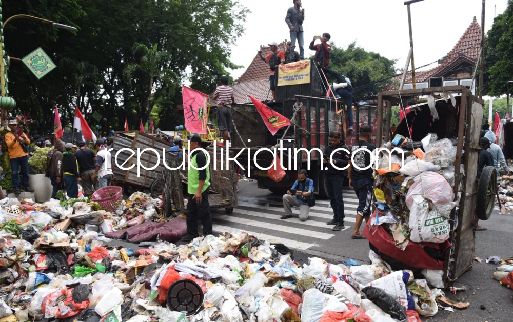 Provokator Pendemo Buang Sampah di Pendopo Delta Wibawa Sidoarjo Terancam Sanksi Tipiring