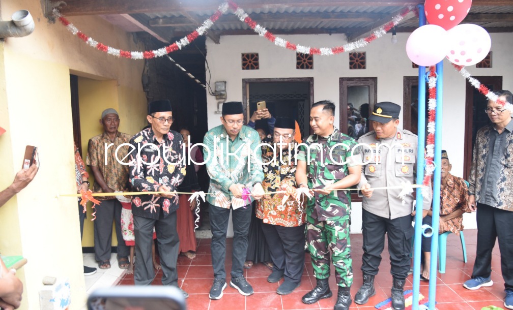 Tuntaskan 504 Unit, Gus Muhdlor Bakal Perbanyak Rehab Rumah Tidak Layak Huni di Sidoarjo Tahun 2024