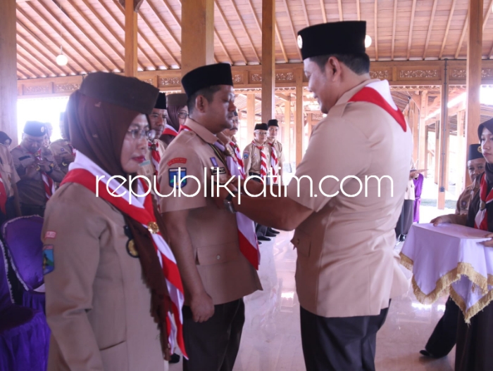 Kak Subandi Lantik Majelis Pembimbing dan Pengurus Kwarran Krian Masa Bakti 2024 - 2027