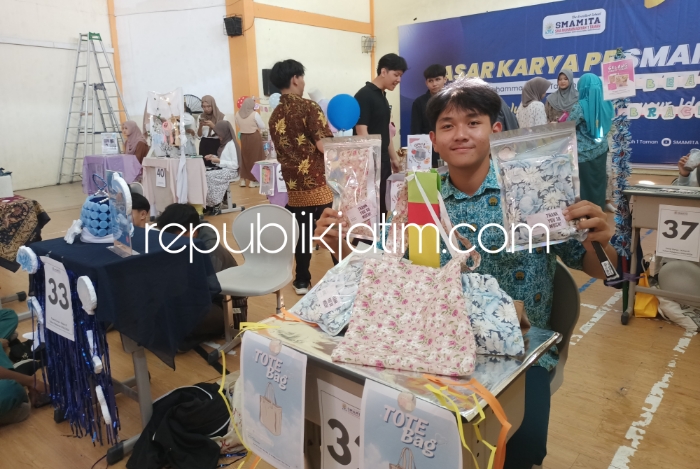 Terapkan Kurikulum Merdeka, Siswa Smamita Sidoarjo Dilatih Jadi Enterpreuner Berjualan di Pasar Karya