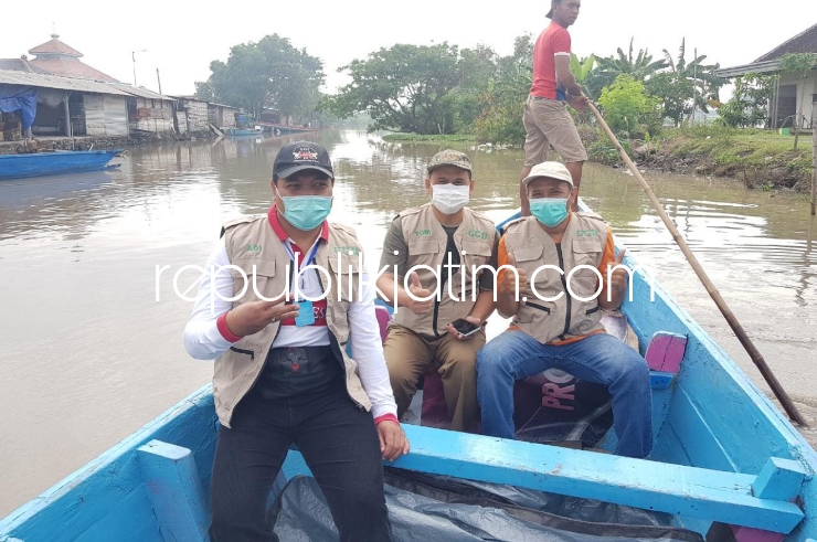 Kerap Sambangi dan Beri Bantuan Warga Kampung Terpencil di Sidoarjo, Bacabup Sugiono Dikenal Ringan Tangan dan Peduli Sesama