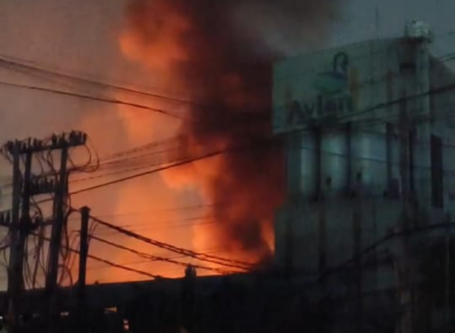 Gudang Thinner Pabrik Cat Avian Buduran Sidoarjo Terbakar