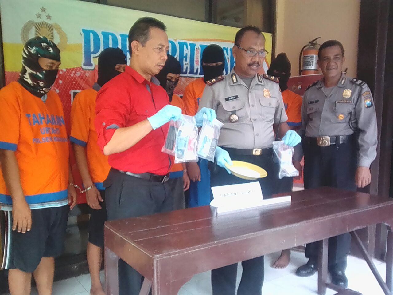 Lima Komplotan Pencuri Biji Plastik Diringkus Polisi