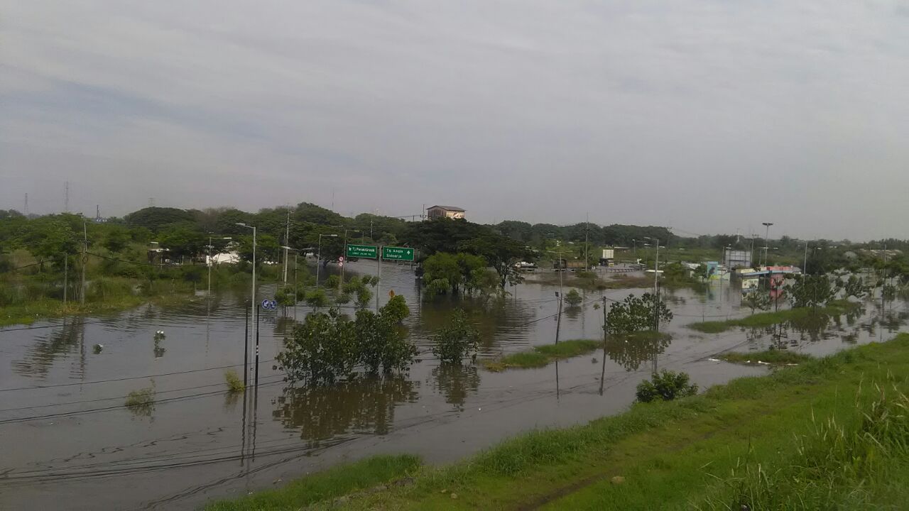 Wabup Minta Banjir JL Raya Porong Lama Dibuang Ke Penampungan Lumpur