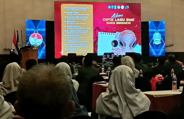 MKKS SMK Swasta Sidoarjo Launching 10 Lagu Karya Siswa Bersamaan Rapat Kerja se Jatim di The Sun Hotel