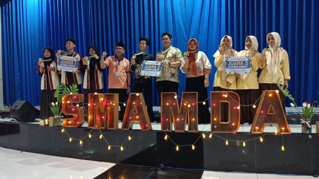 Peringati Bulan Bahasa 2024, Smamda Sidoarjo Gelar Lomba Debat Antar Kelas Juara Utamanya Siswa Kelas 11