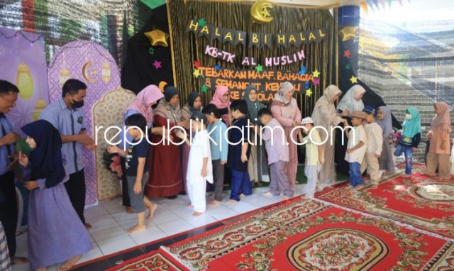 Usai Libur Lebaran, Halal Bihalal Awali Hari Pertama Masuk KB TK Al Muslim Jawa Timur