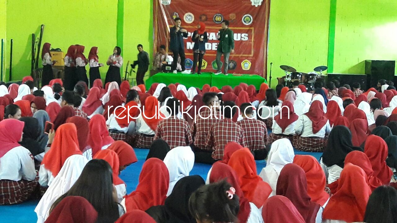 Puluhan Alumni Motivasi Siswa SMK Antartika 2 Sidoarjo Masuk PTN