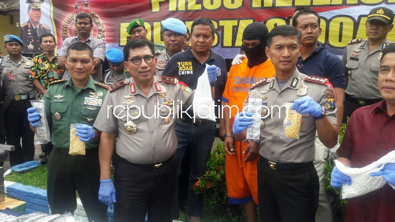 Kapolda Jatim Pastikan Penggerebekan Gudang PCC Wonoayu Jaringan Surabaya