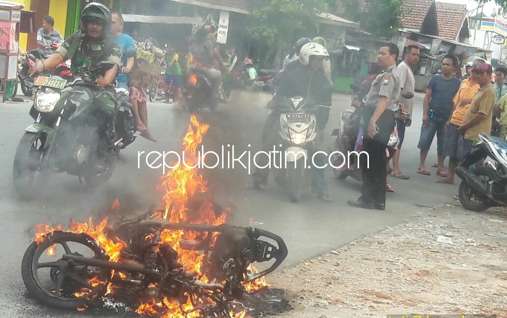 Korsleting, Motor Arek Krembung Ludes Terbakar