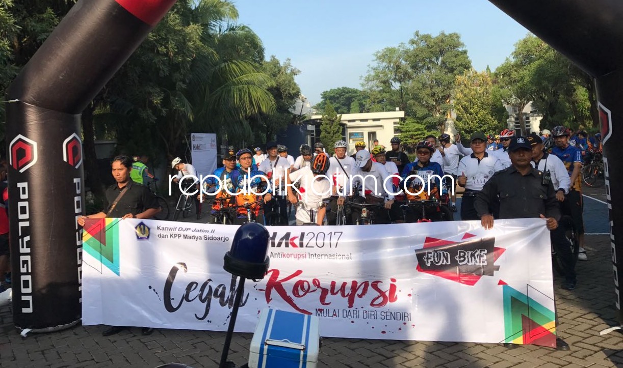 Lawan Korupsi, Kanwil DJP Jatim II Gelar Funbike